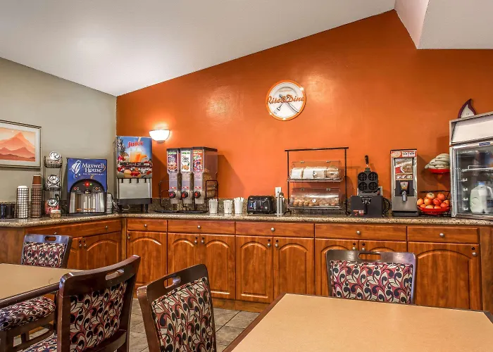 Howard Johnson By Wyndham Airport/downtown Area