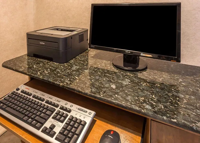 Howard Johnson By Wyndham Airport/downtown Area Hotel Phoenix