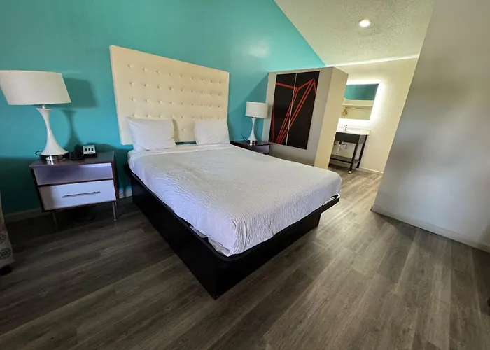 Howard Johnson By Wyndham Airport/downtown Area Hotel Phoenix