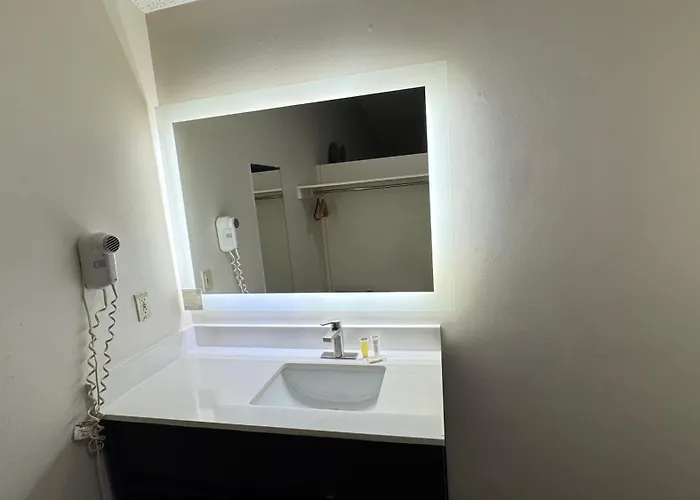 Hotel Howard Johnson By Wyndham Airport/downtown Area Phoenix
