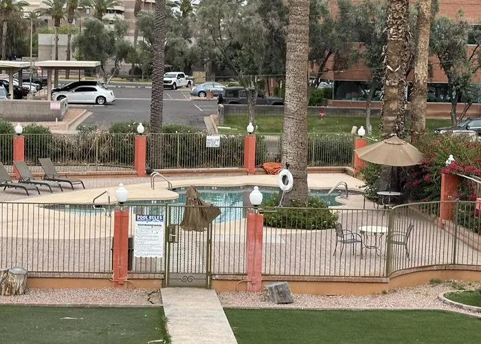 Hotel Howard Johnson By Wyndham Airport/downtown Area Phoenix