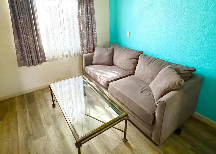 Howard Johnson By Wyndham Airport/downtown Area Hotel 2*