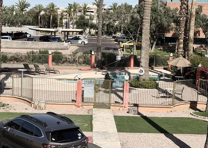 Hotel Howard Johnson By Wyndham Airport/downtown Area 2*