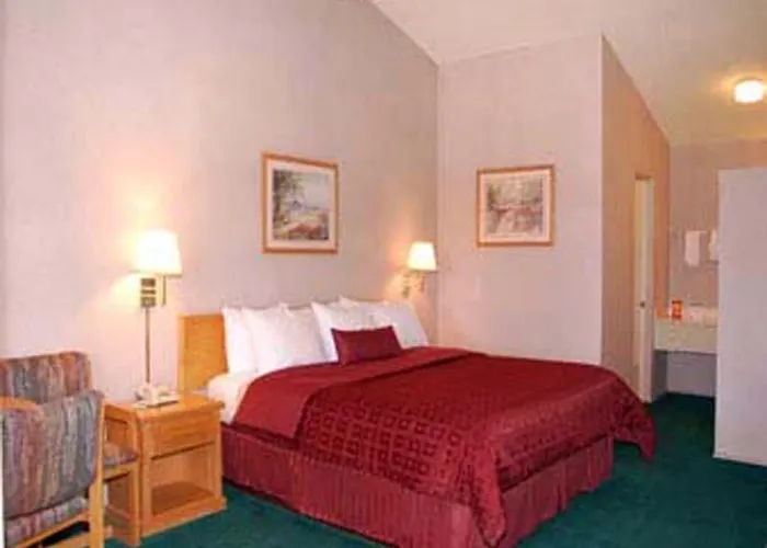 Hotel Howard Johnson By Wyndham Airport/downtown Area