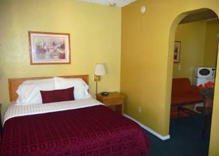 Hotel Howard Johnson By Wyndham Airport/downtown Area 2*