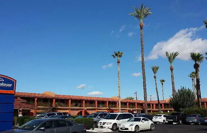 Howard Johnson By Wyndham Airport/downtown Area 2*
